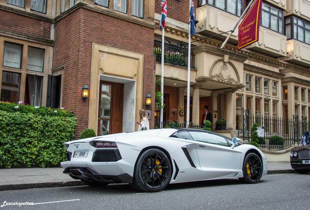 Lamborghini Aventador LP700-4 Roadster