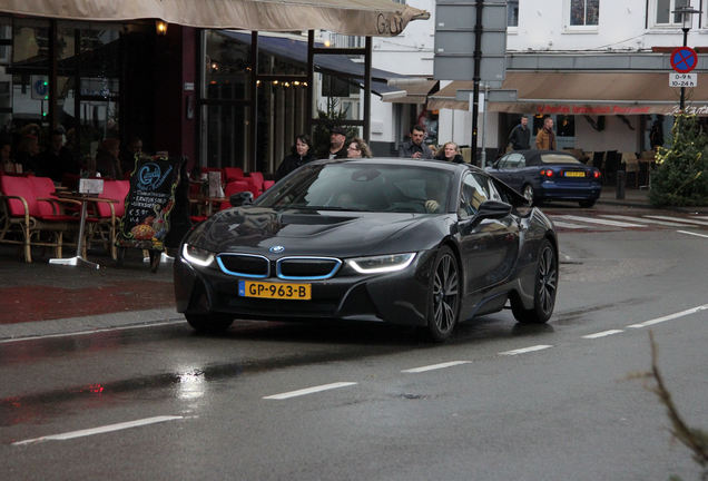 BMW i8