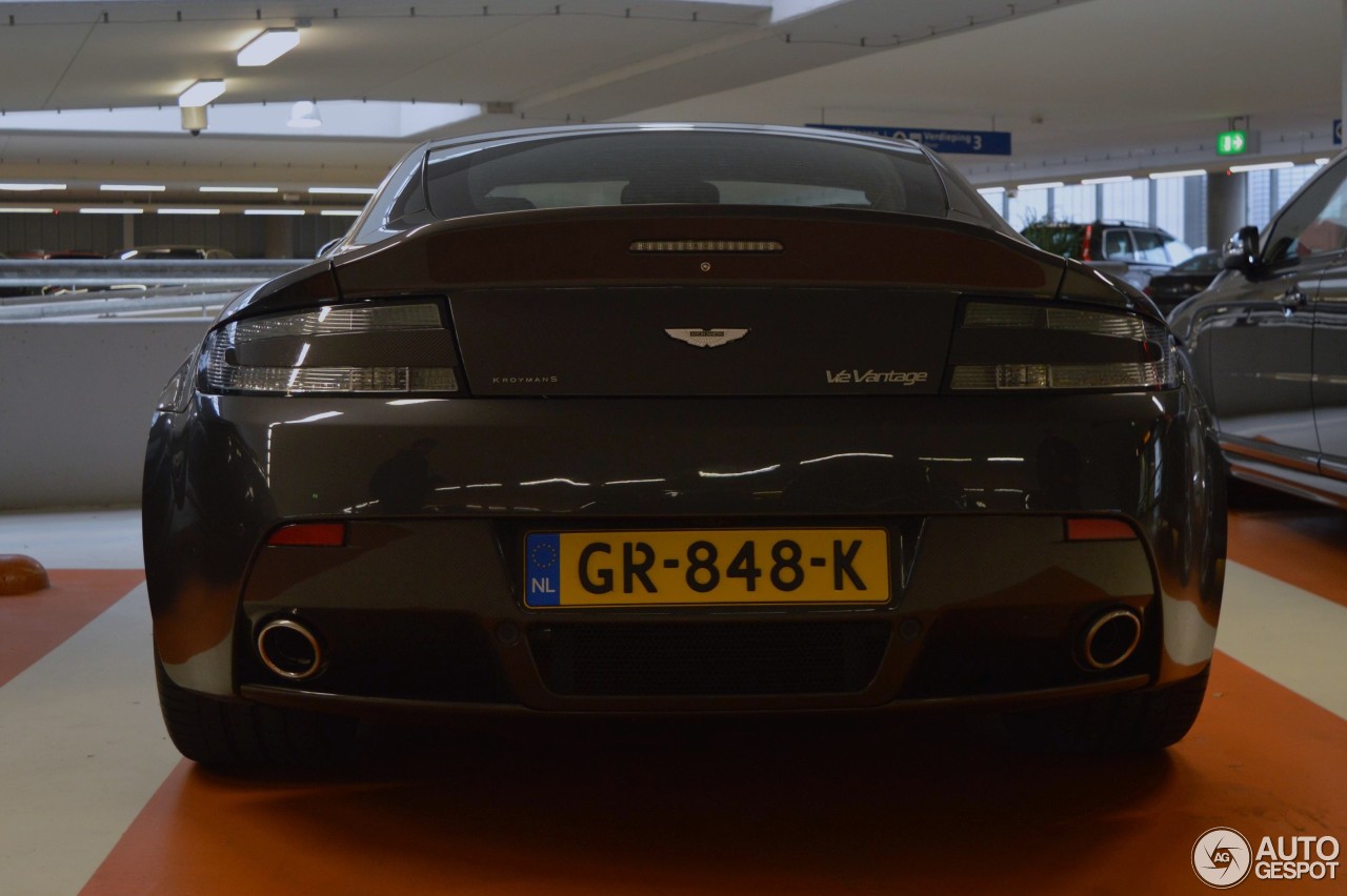 Aston Martin V12 Vantage