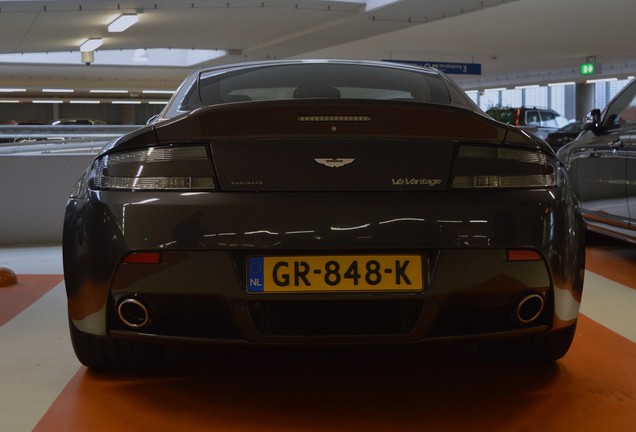 Aston Martin V12 Vantage