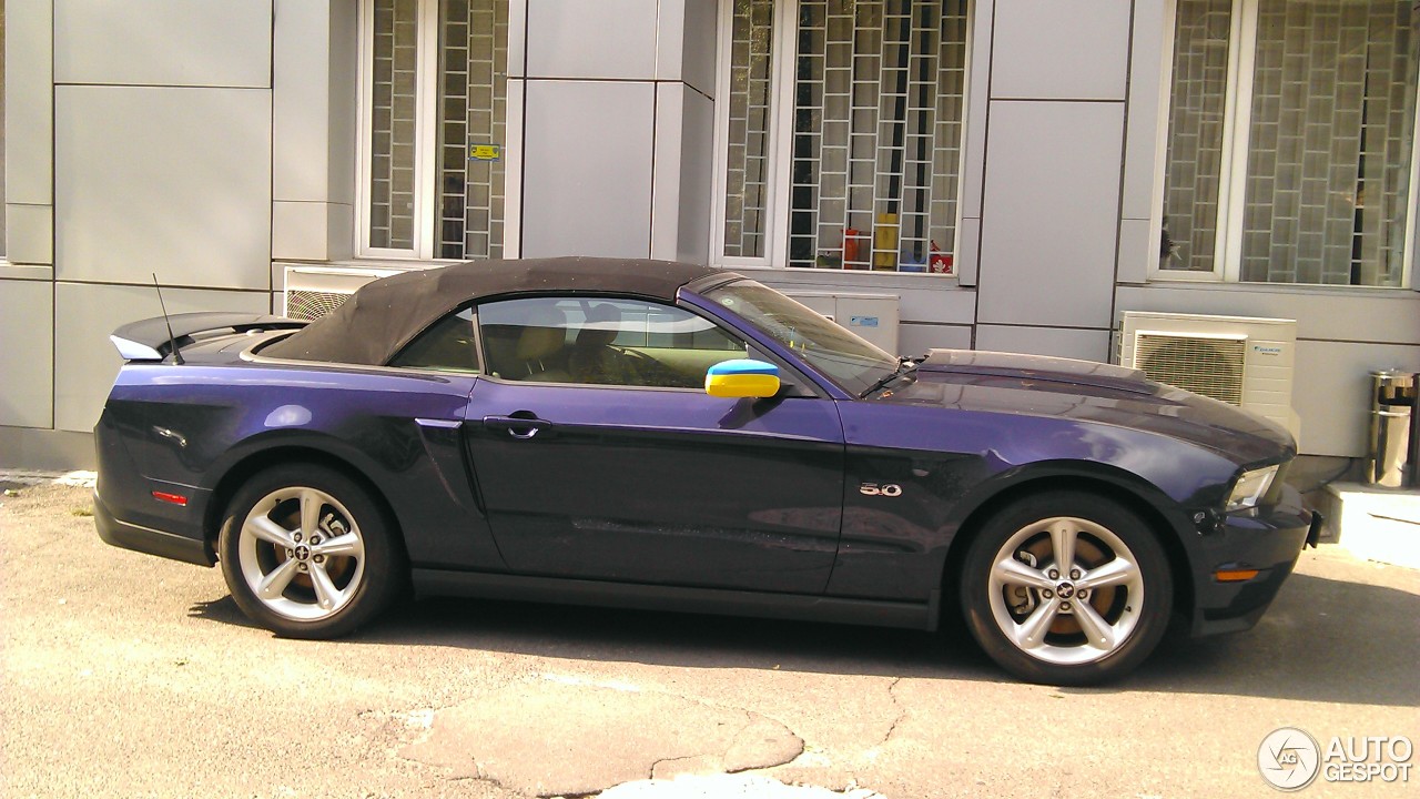 Ford Mustang GT Convertible 2011