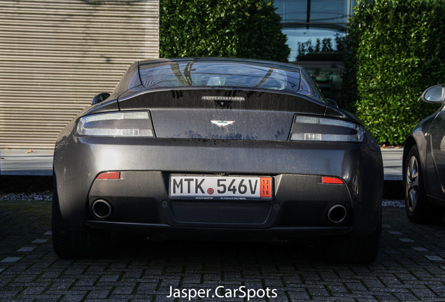 Aston Martin V8 Vantage S