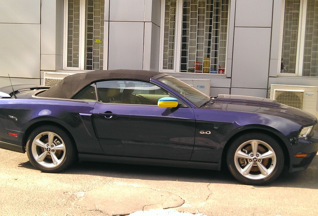 Ford Mustang GT Convertible 2011