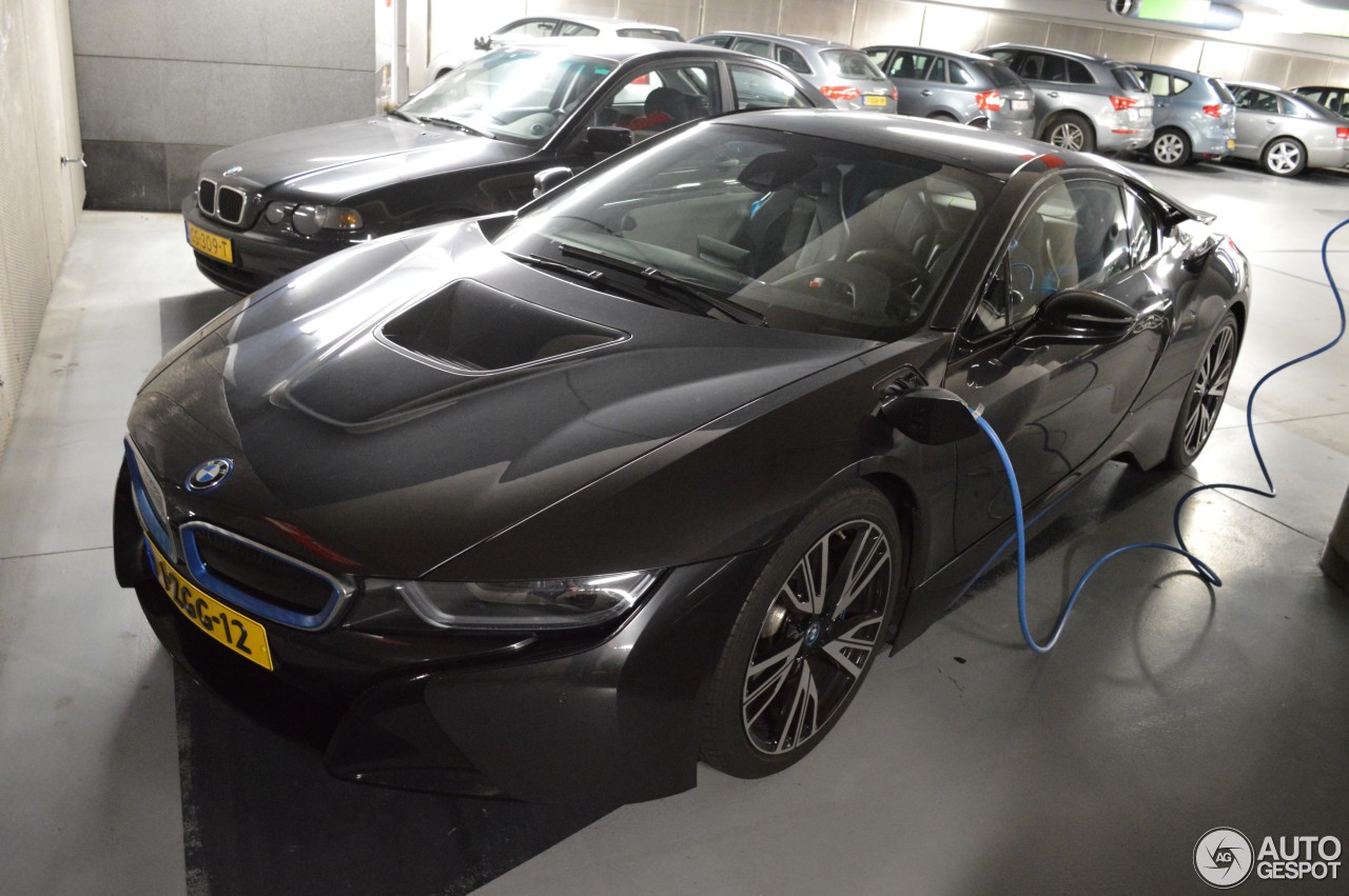 BMW i8