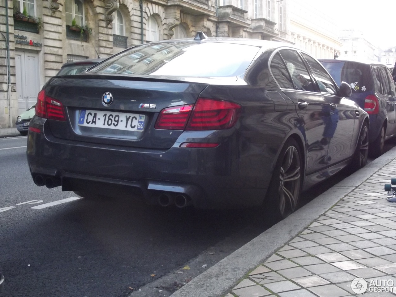 BMW M5 F10 2011