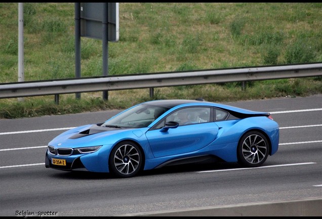 BMW i8