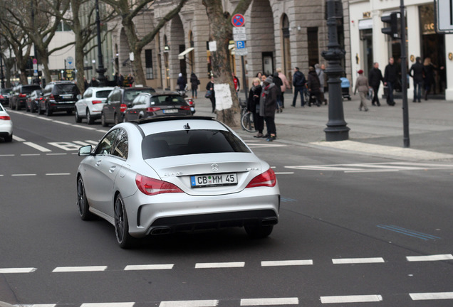 Mercedes-Benz CLA 45 AMG C117