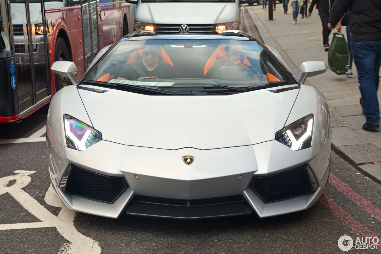 Lamborghini Aventador LP700-4 Roadster