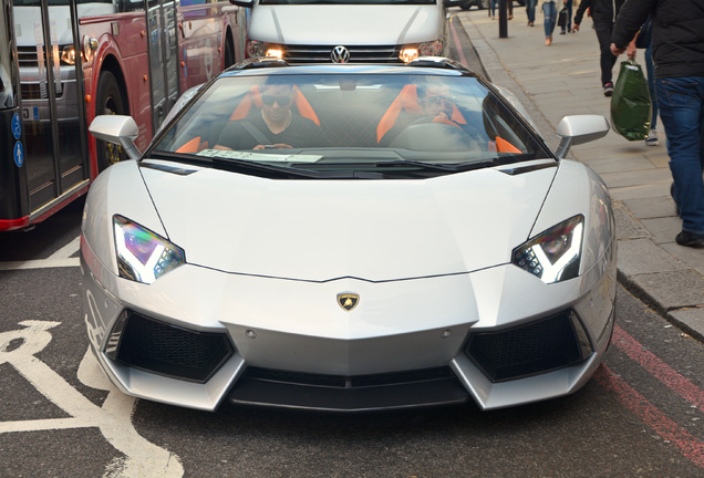 Lamborghini Aventador LP700-4 Roadster