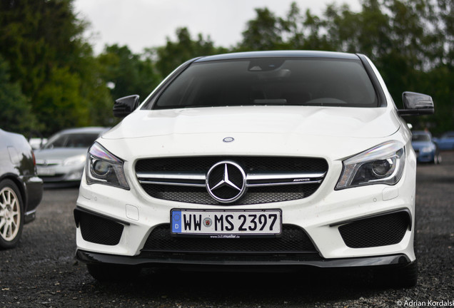 Mercedes-Benz CLA 45 AMG C117