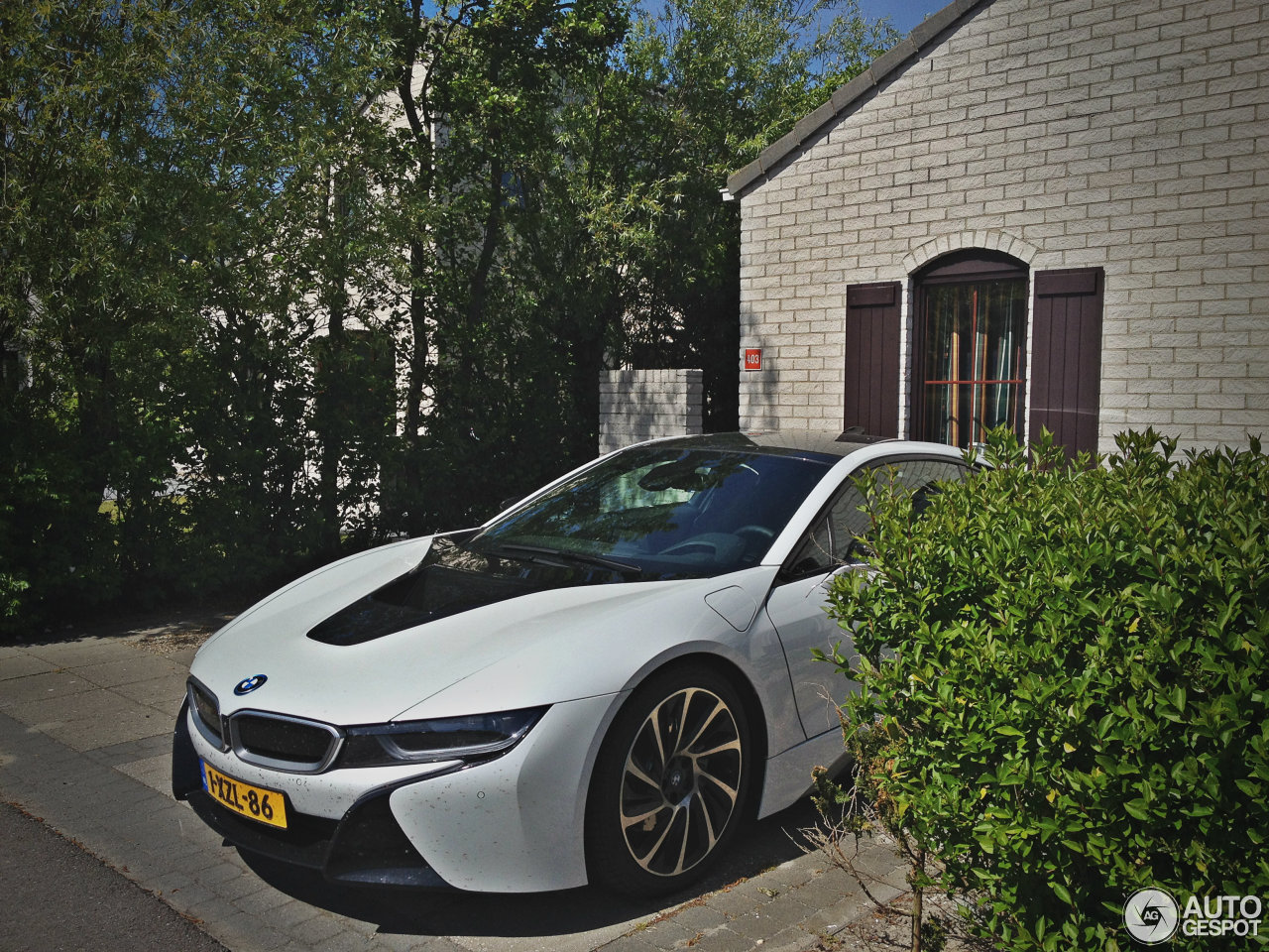 BMW i8