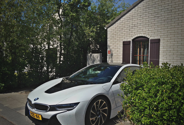 BMW i8