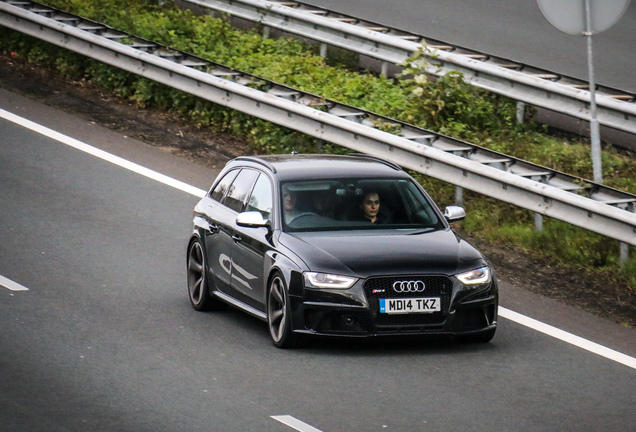 Audi RS4 Avant B8