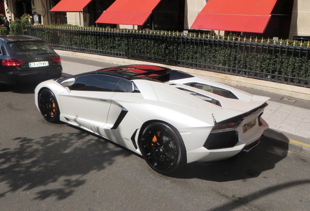 Lamborghini Aventador LP700-4 Roadster