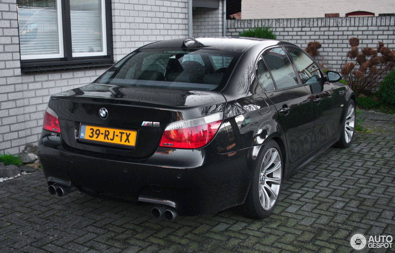 BMW M5 E60 2005