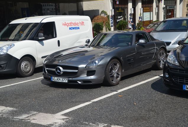 Mercedes-Benz SLS AMG