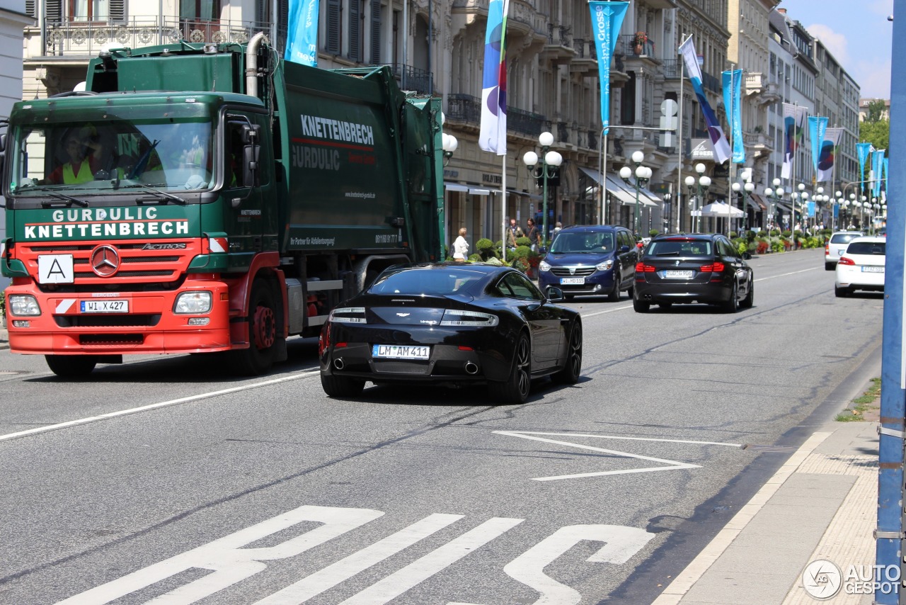 Aston Martin V8 Vantage S