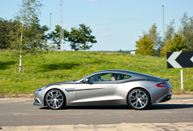 Aston Martin Vanquish 2013