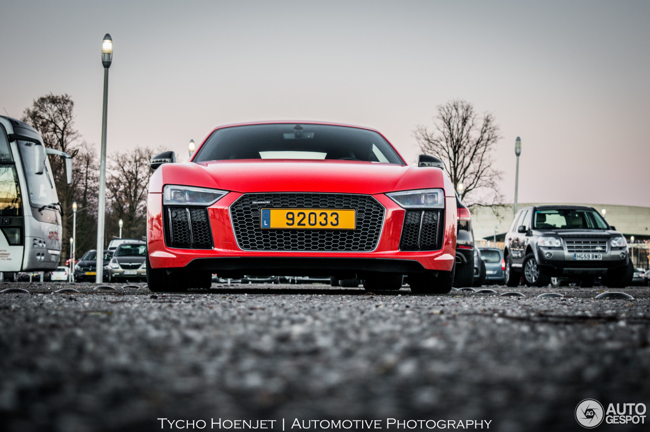 Audi R8 V10 Plus 2015