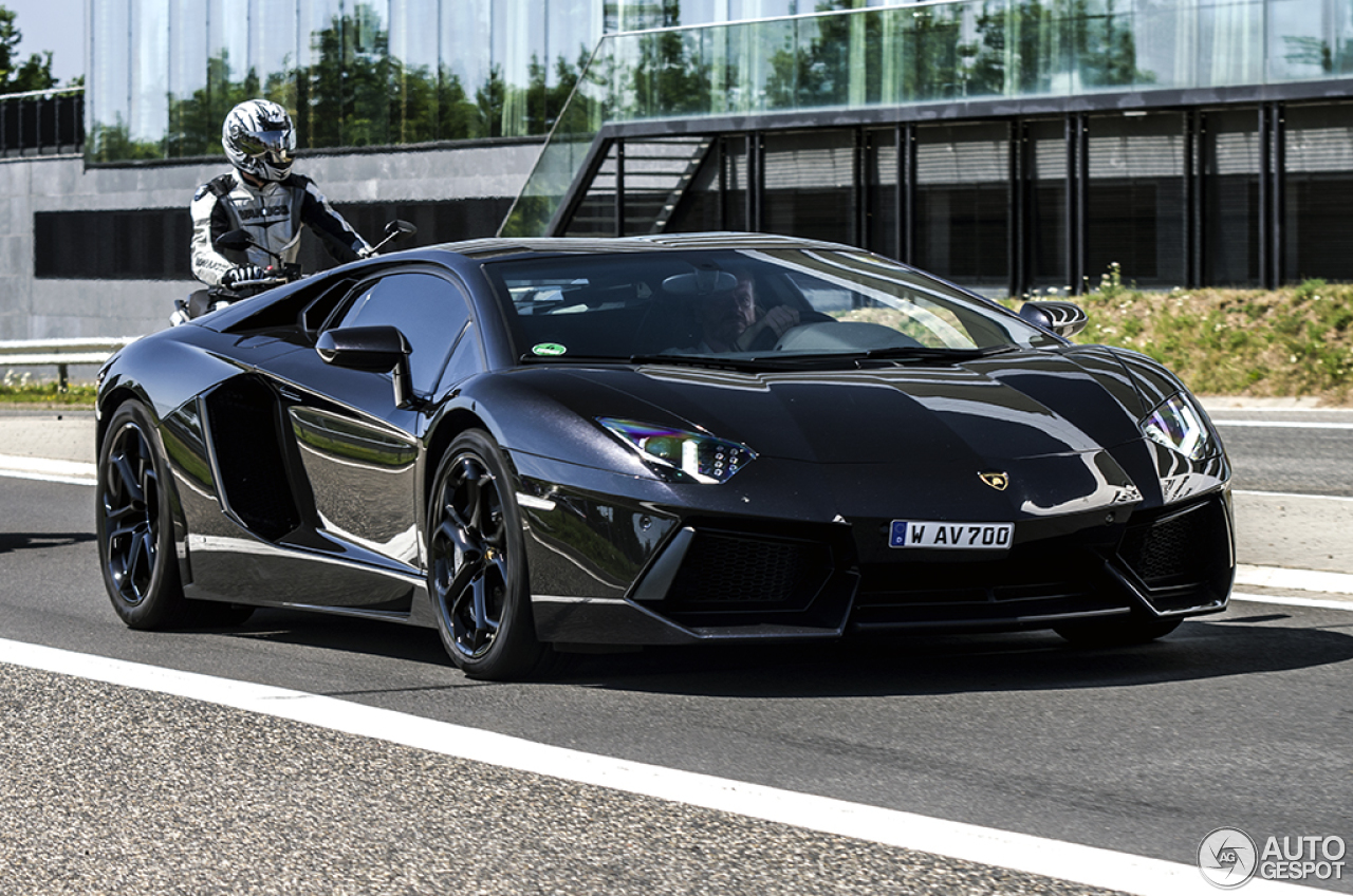 Lamborghini Aventador LP700-4