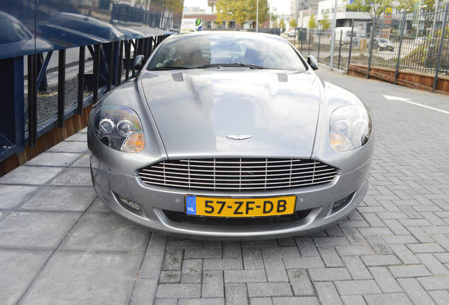 Aston Martin DB9