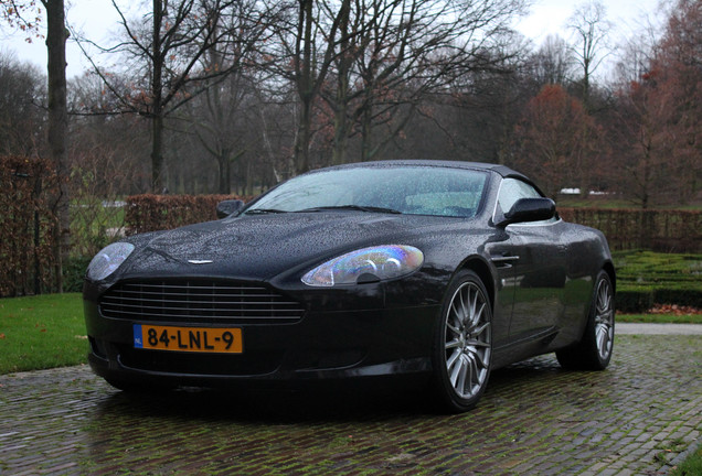 Aston Martin DB9 Volante