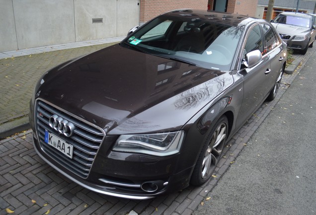 Audi S8 D4