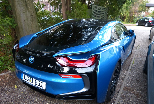 BMW i8