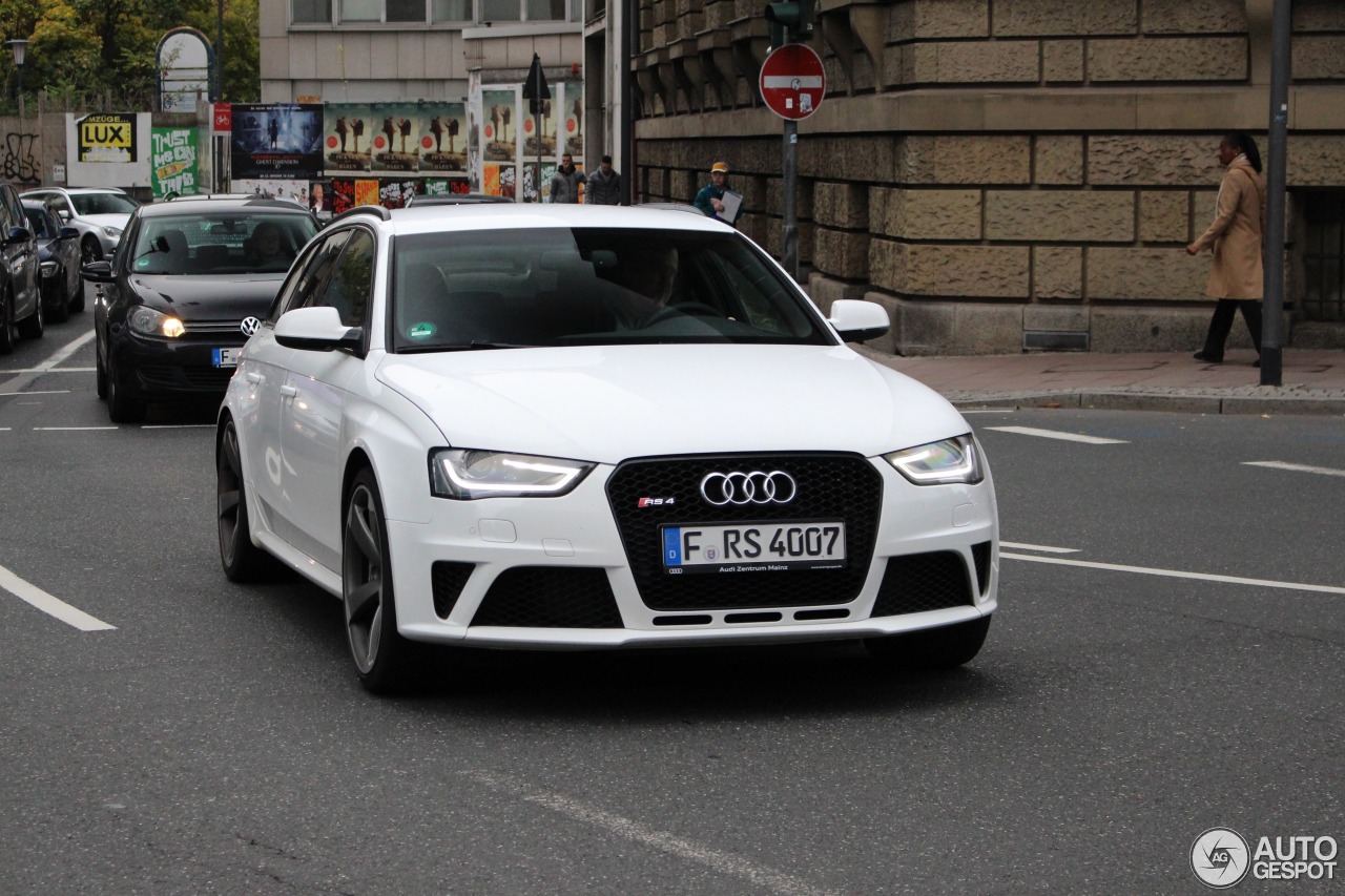 Audi RS4 Avant B8