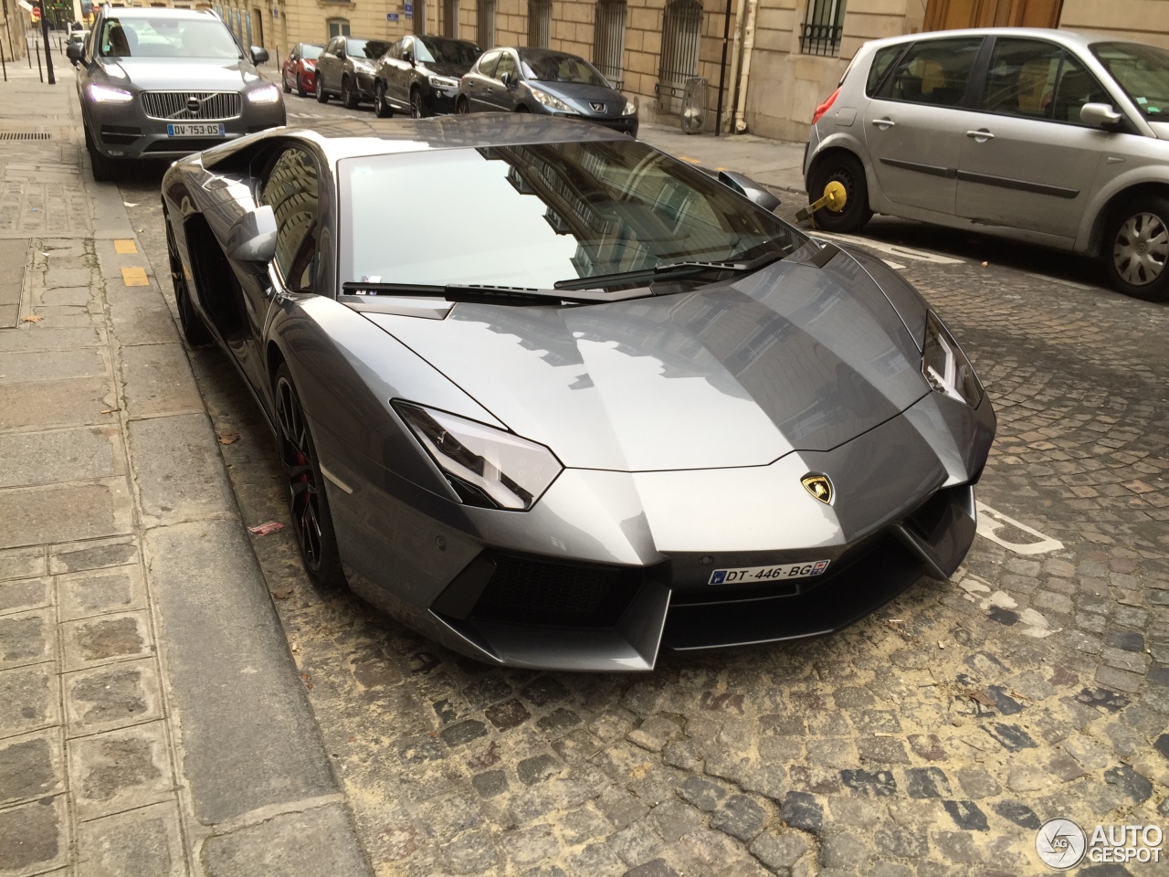 Lamborghini Aventador LP700-4