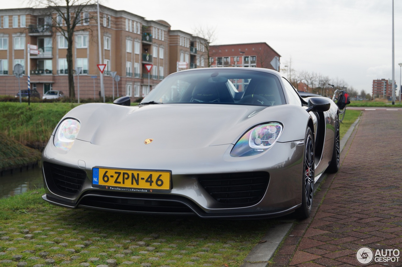 Porsche 918 Spyder Weissach Package