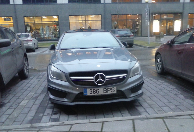 Mercedes-Benz CLA 45 AMG C117