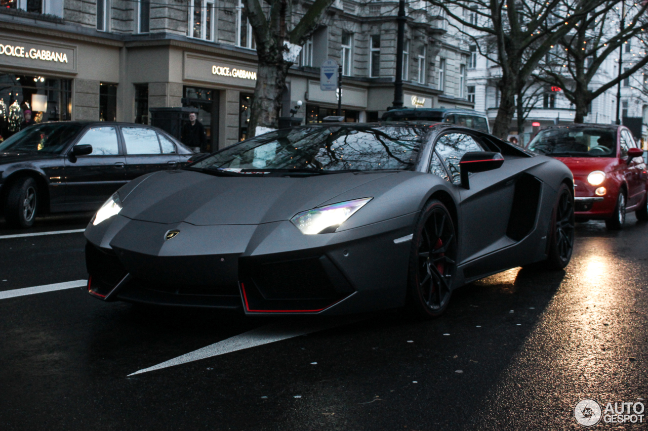 Lamborghini Aventador LP700-4 Pirelli Edition