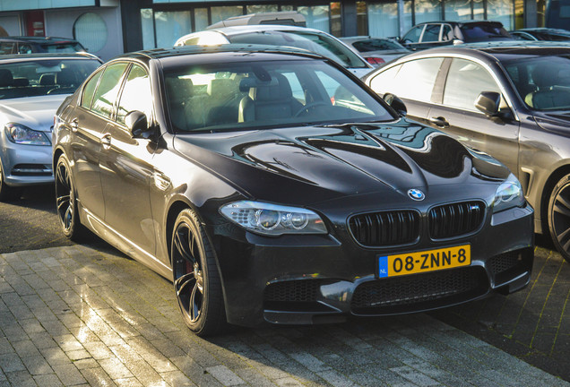 BMW M5 F10 2011