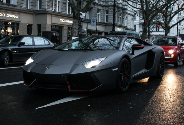 Lamborghini Aventador LP700-4 Pirelli Edition