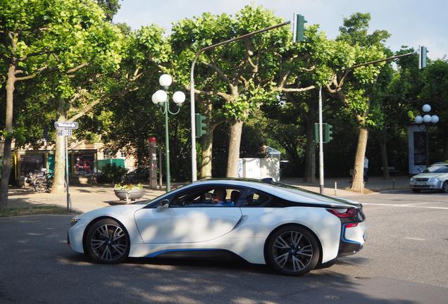 BMW i8