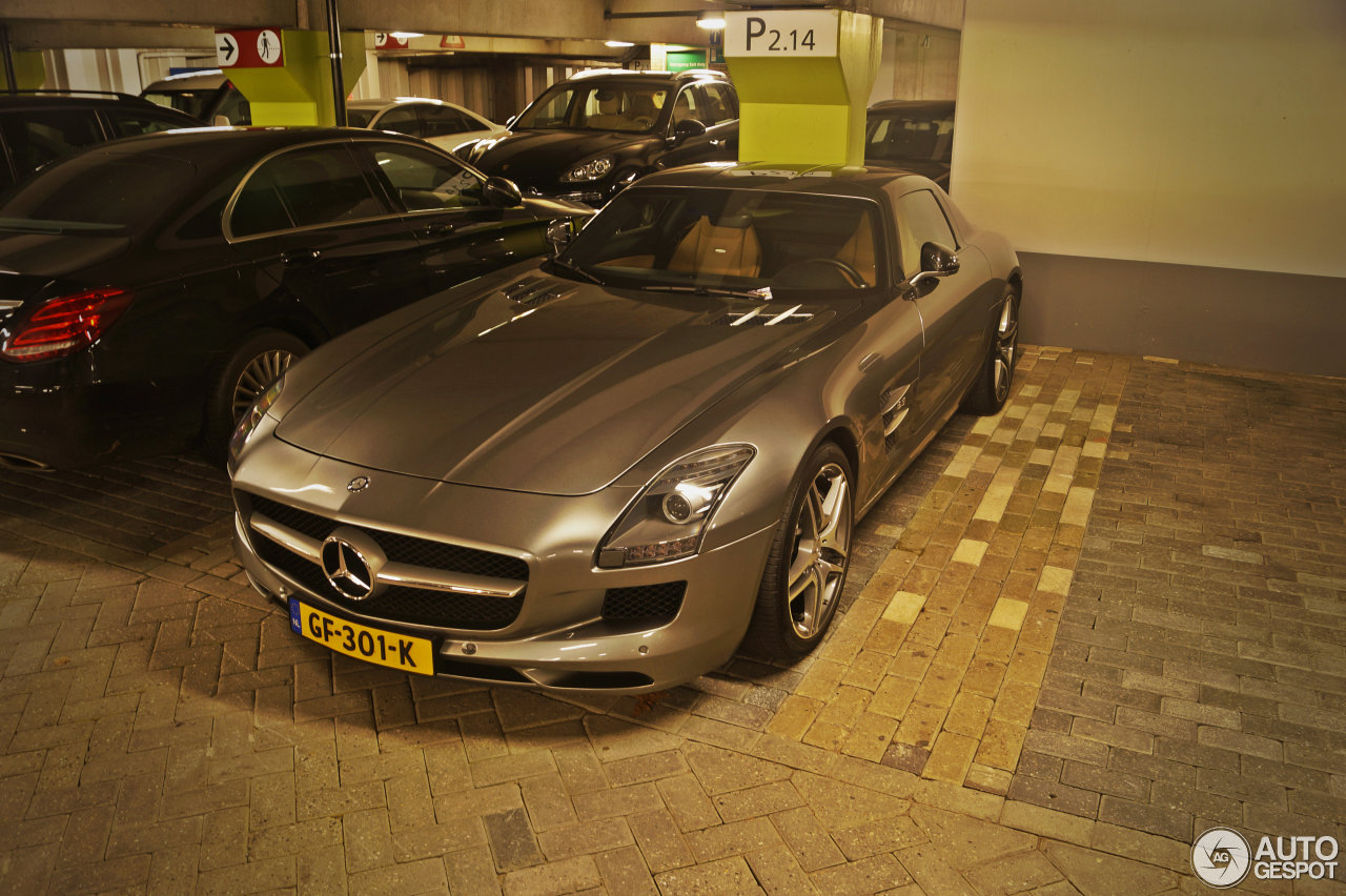 Mercedes-Benz SLS AMG