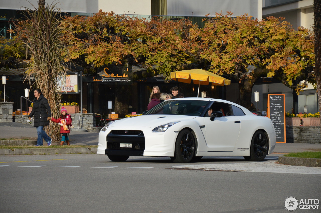 Nissan GT-R