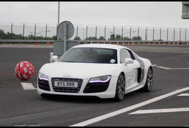 Audi R8 V10