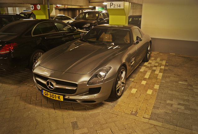 Mercedes-Benz SLS AMG