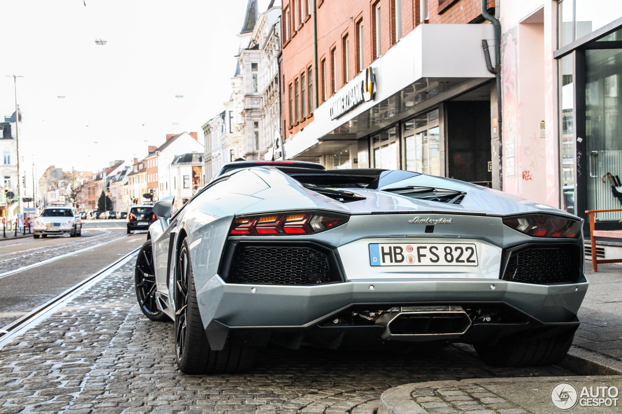 Lamborghini Aventador LP700-4 Roadster