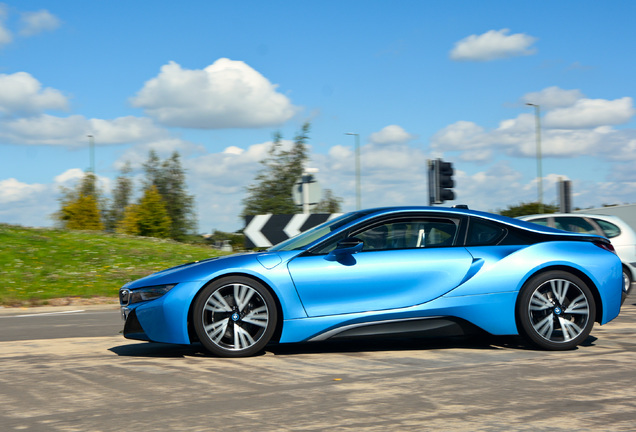 BMW i8