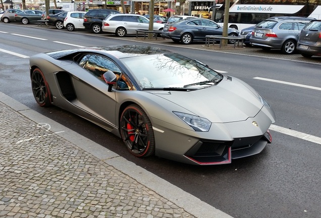 Lamborghini Aventador LP700-4 Pirelli Edition