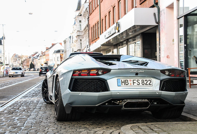 Lamborghini Aventador LP700-4 Roadster