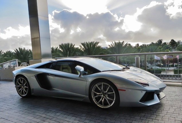 Lamborghini Aventador LP700-4 Roadster