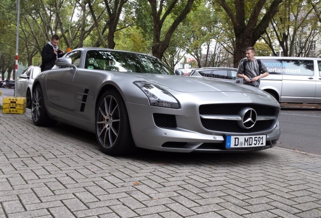 Mercedes-Benz SLS AMG