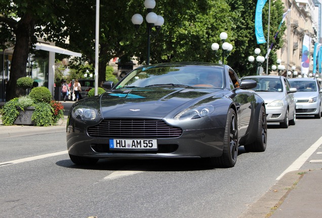 Aston Martin V8 Vantage