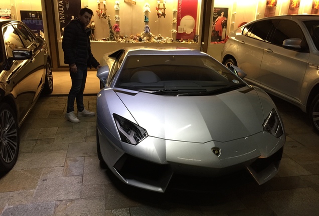 Lamborghini Aventador LP700-4