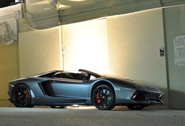 Lamborghini Aventador LP700-4 Roadster