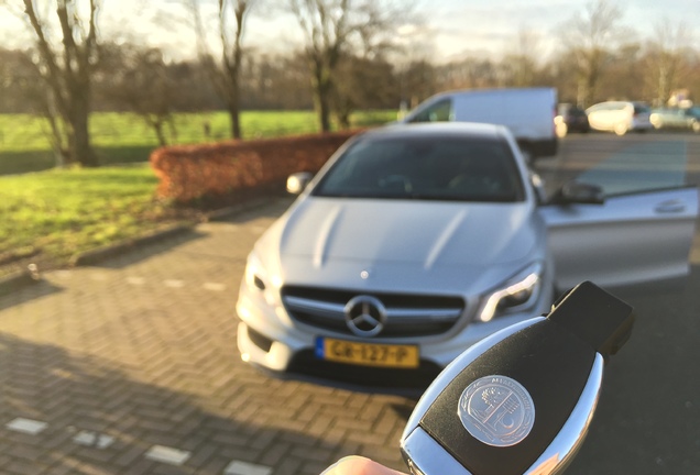 Mercedes-Benz CLA 45 AMG Shooting Brake